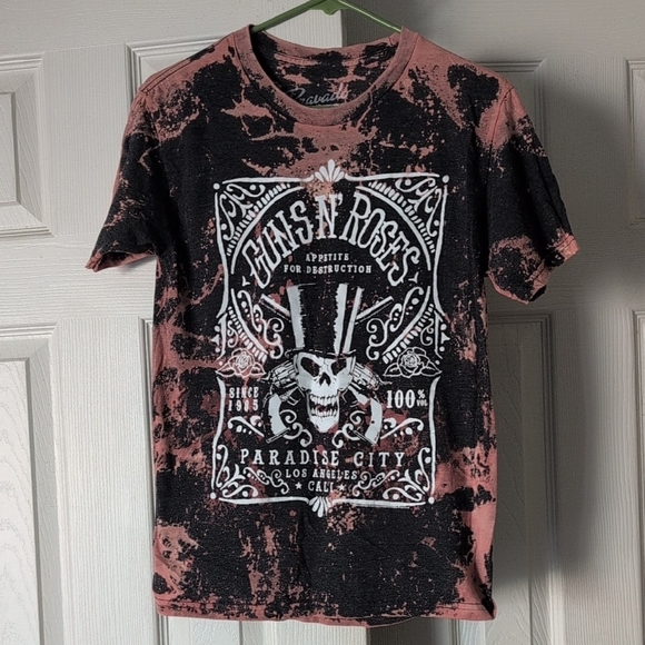 Bravado Tops - Graphic Tee Guns N Roses 1985 Classic Rock Band Black and Pink